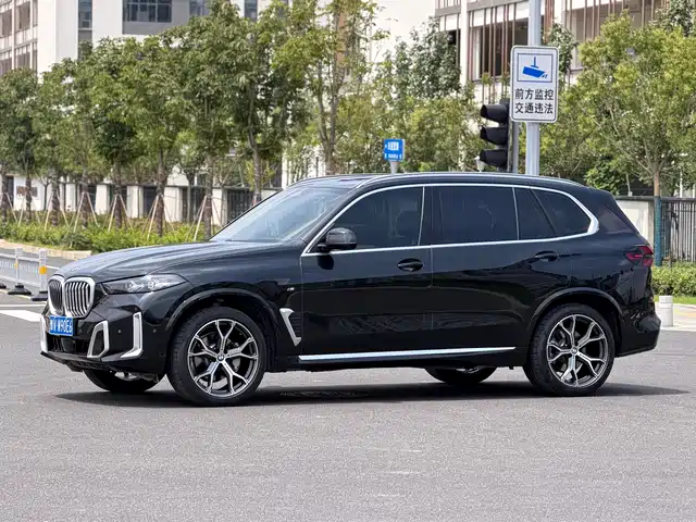 BMW X5 2023 xDrive 30Li Premium M Sport Package