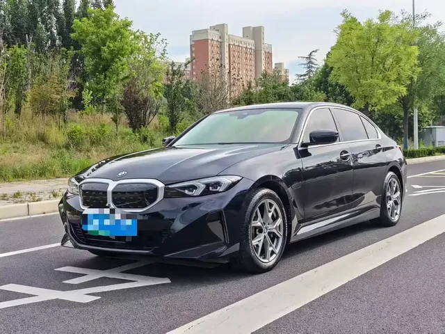 BMW i3 2022 eDrive 35 L