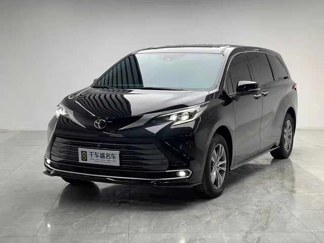 Toyota Sienna 2026 2.5L Hybrid AWD Premium Edition