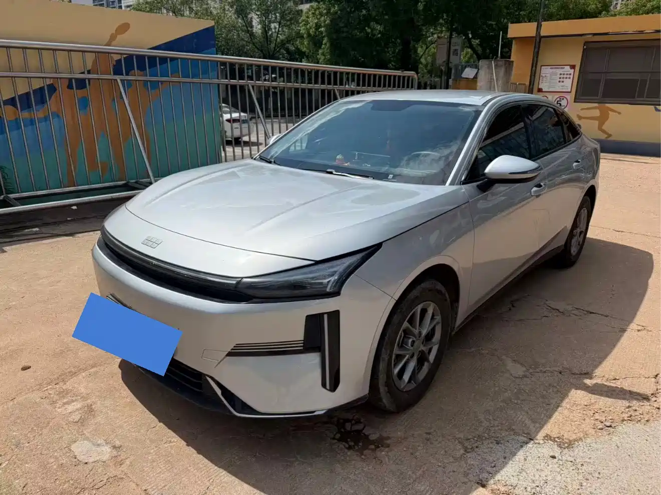 Geely Galaxy L6 2025 EM-i 60km Voyage Edition