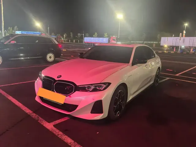 BMW i3 2024 eDrive 40 L Shadow Night Package
