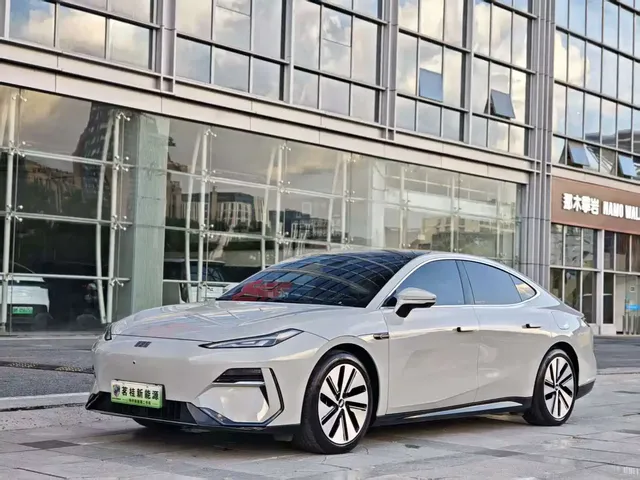 Geely Galaxy E8 2024 665km RWD Starship Voyager Edition