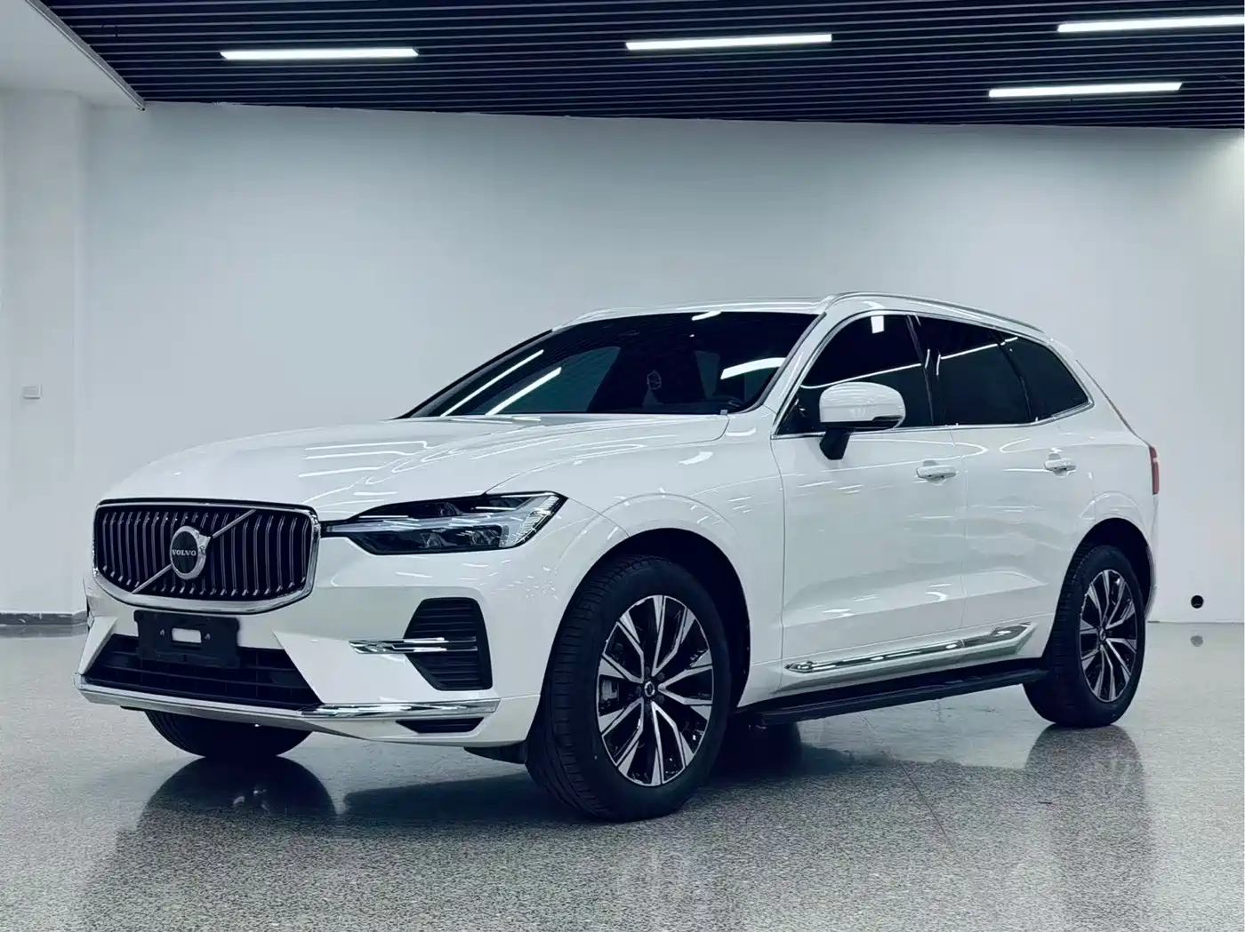 Volvo XC60 2023 B5 AWD Smart Elite Luxury