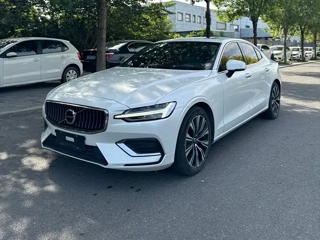 Volvo S60 2024 B4 Inscription Luxury Edition