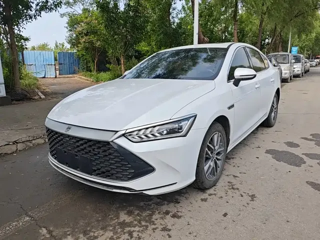 BYD Qin PLUS 2024 Glory Edition DM-i 120KM Leading