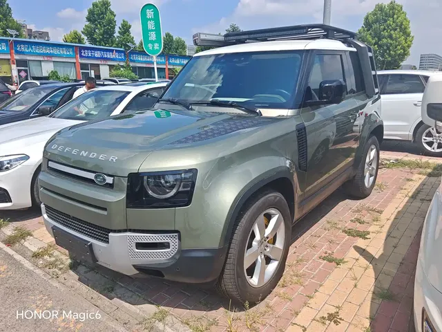 Land Rover Defender 2021 90 P400 Classic Replica Edition