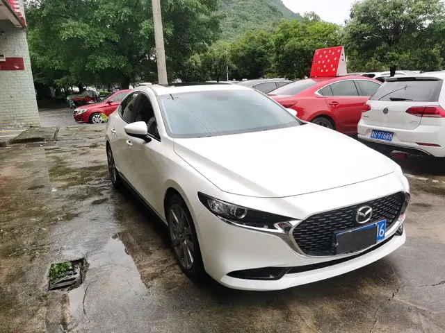 Mazda 3 Axela 2023 2.0L Auto Zhixuan