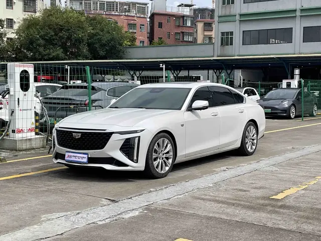 Cadillac CT6 2023 28T Platinum Model
