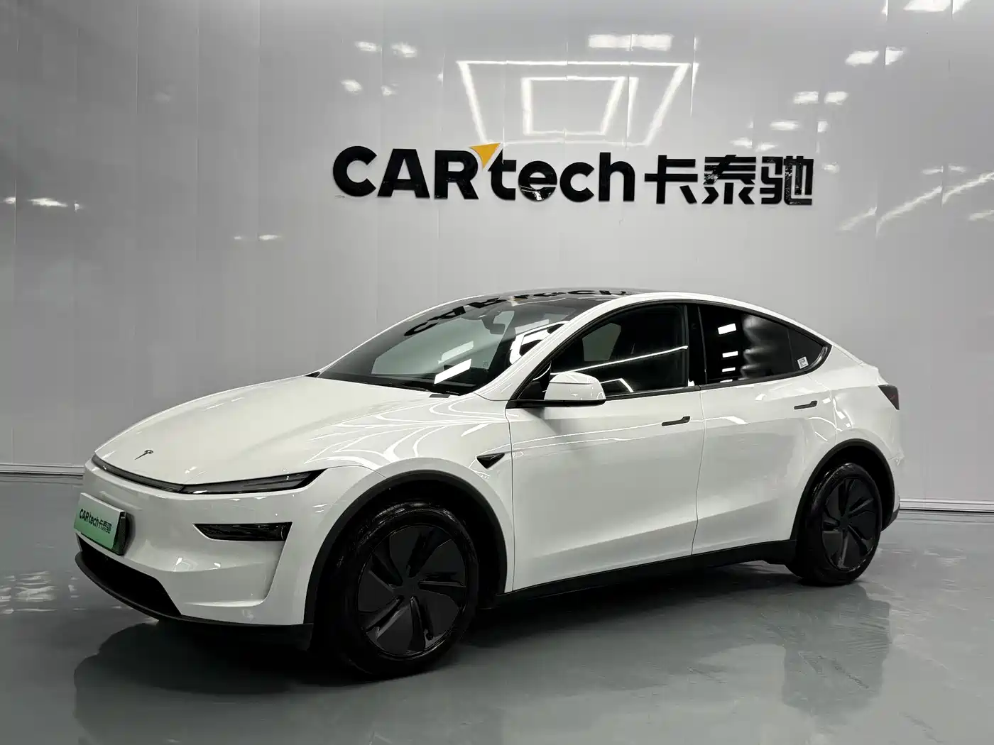 Tesla Model Y 2026 Rear-Wheel Drive