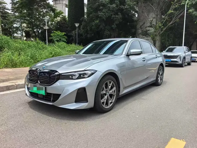 BMW i3 2025 eDrive 35 L