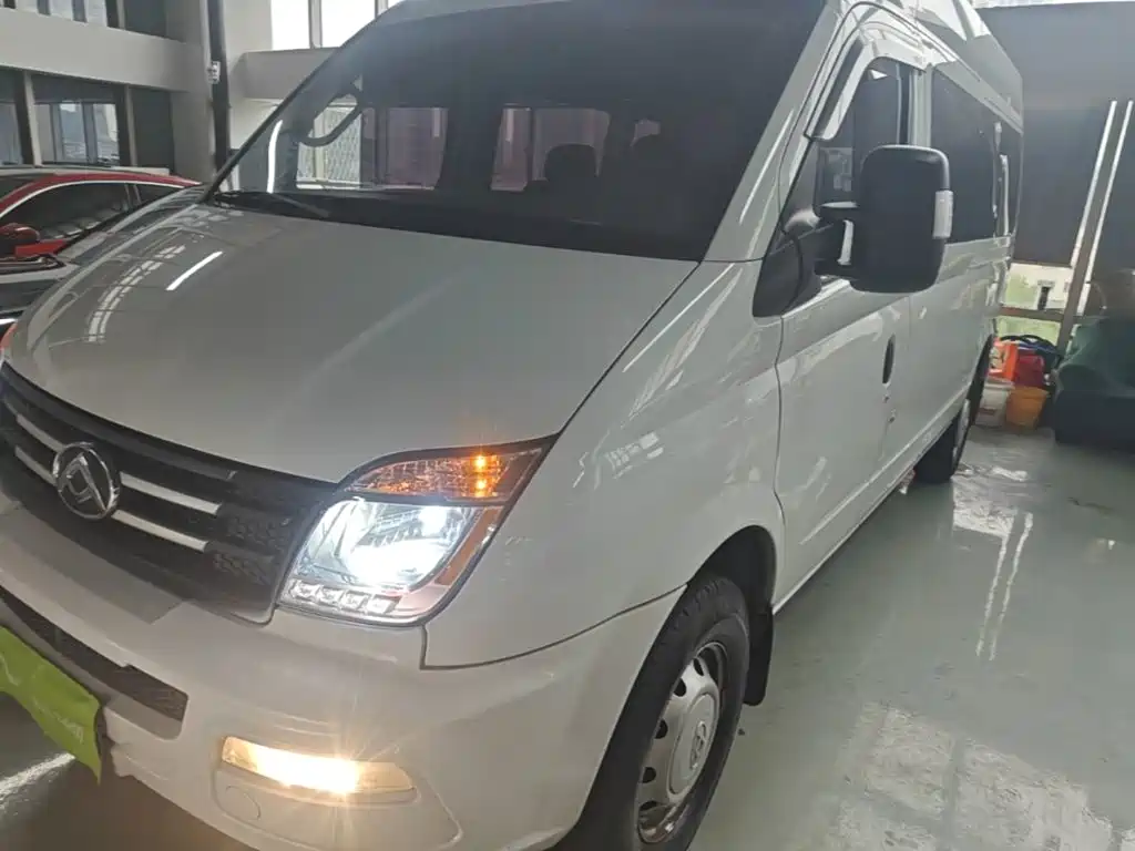 SAIC Maxus Xintu V80 2023 2.0T Manual Classic Aoyun Long Wheelbase Medium Roof 6/7/8/9 Seats
