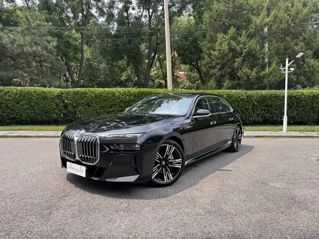 BMW 7 Series 2023 740Li Exclusive M Sport Package