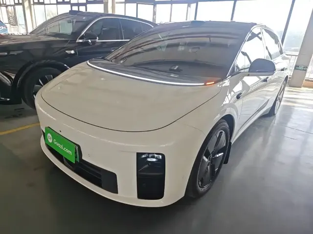 Li Auto i6 2025 2WD Base Model