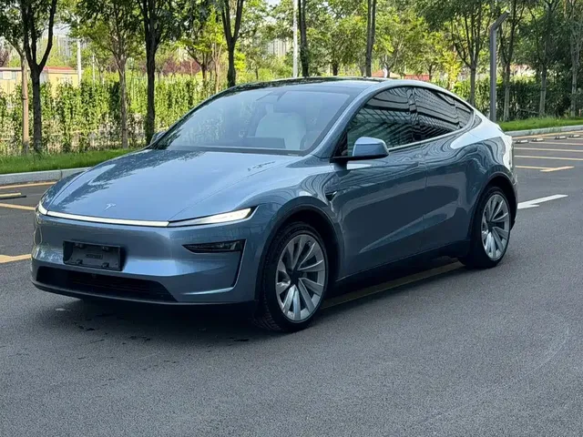 Tesla Model Y 2025 Facelift Long Range All-Wheel Drive