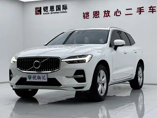 Volvo XC60 2022 B5 AWD R-Design