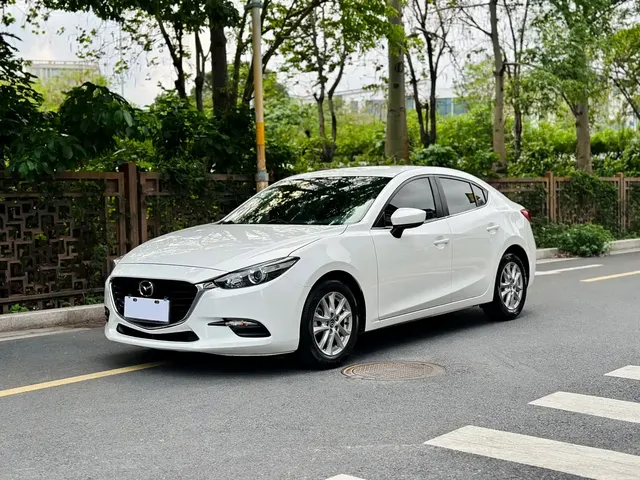 Mazda 3 Axela 2017 Sedan 1.5L Auto Comfort China VI
