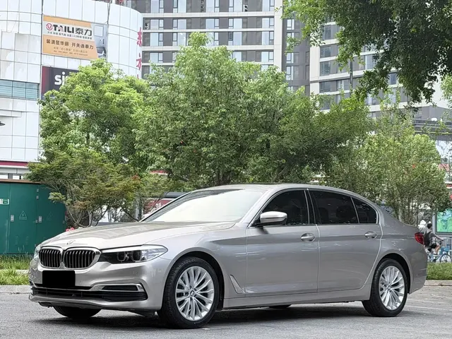 BMW 5 Series 2019 Facelift 525Li Luxury Package