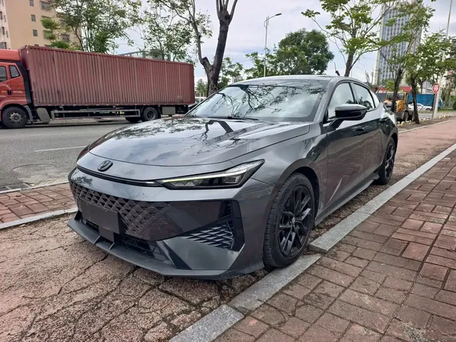 Changan UNI-V 2024 1.5T Deluxe