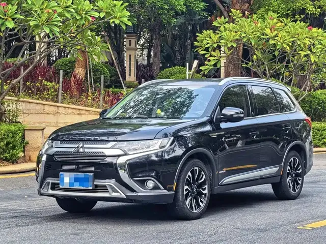 Mitsubishi Outlander 2020 2.0L 2WD Premium 5-seater