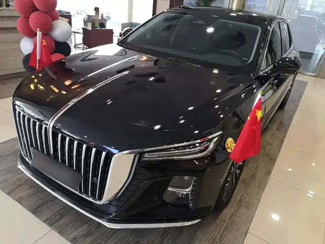 Hongqi H5 2024 2.0T Automatic Smart Connect Flag Smooth Edition