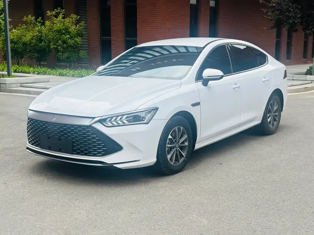BYD Qin PLUS 2023 Champion Edition DM-i 55KM Leading