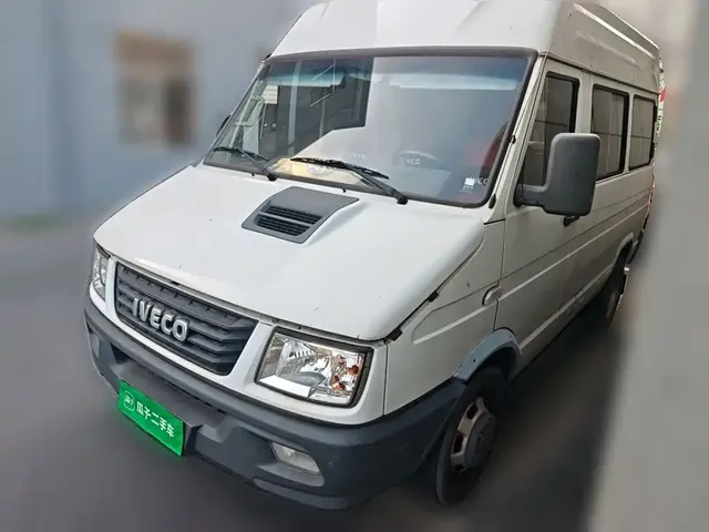 Iveco Daily 2017 Model 2.5T A35 Bus 5-7 Seats 47Z5