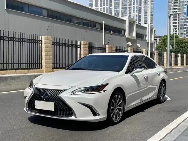 Lexus ES 2020 Model 300h Excellence Edition China V