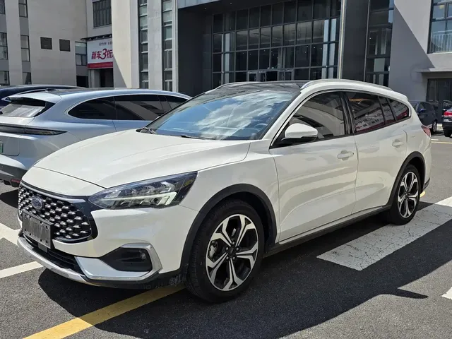 Ford Focus 2021 Shooting Brake EcoBoost 180 Auto Hunter
