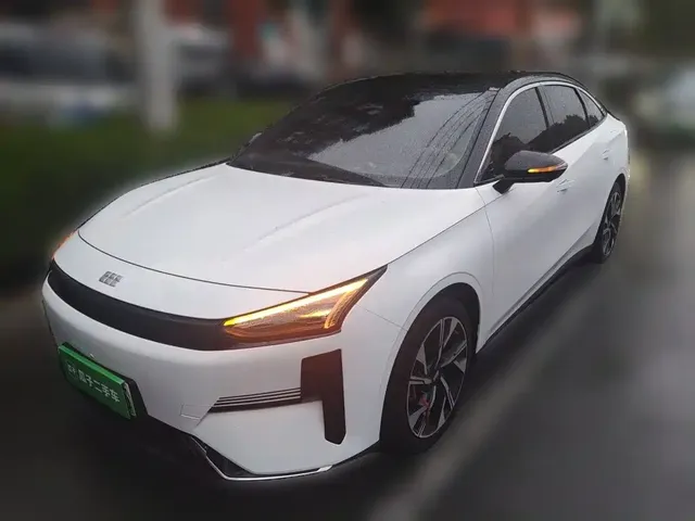 Geely Galaxy L6 2023 125km Starship