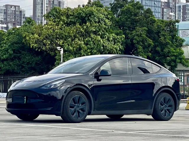 Tesla Model Y 2024 Rear-Wheel Drive Version