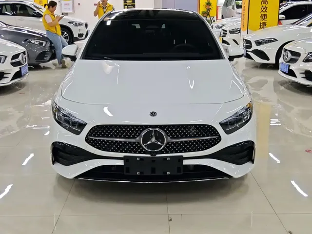 Mercedes-Benz A-Class 2024 A 200 L Fashion Edition