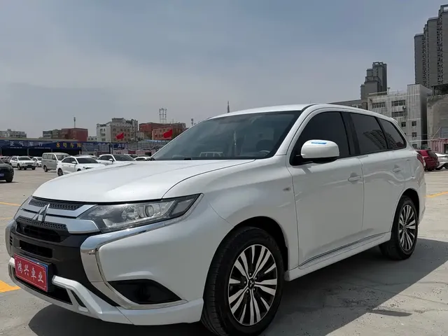 Mitsubishi Outlander 2021 2.0L 2WD Smooth Ride Version 5-Seater