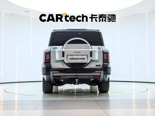 Fang Cheng Bao Leopard 8 2025 Zhiyong Flagship 6-Seater