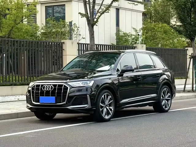 Audi Q7 2023 55 TFSI quattro S Premium