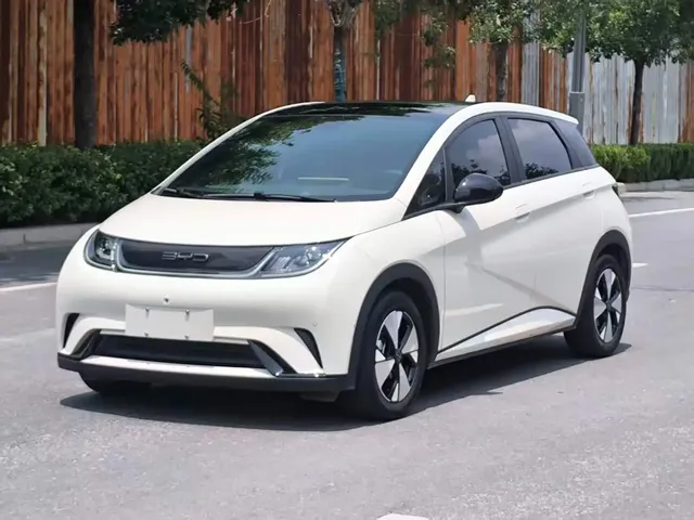 BYD Dolphin 2023 420km Fashion Edition