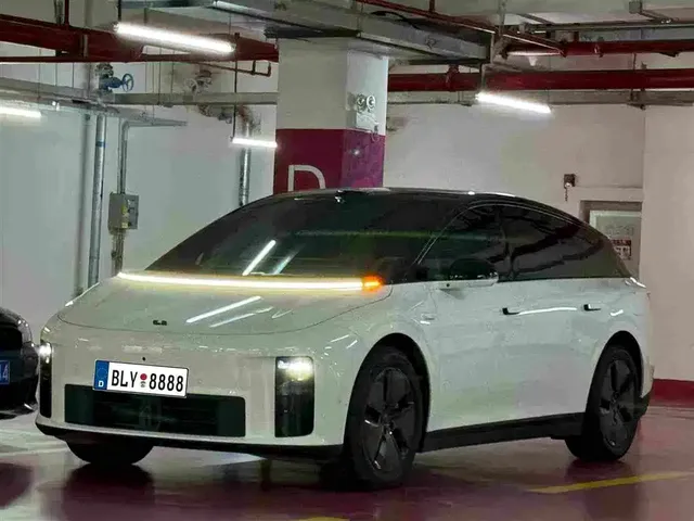 Li Auto i6 2025 2WD Base Model