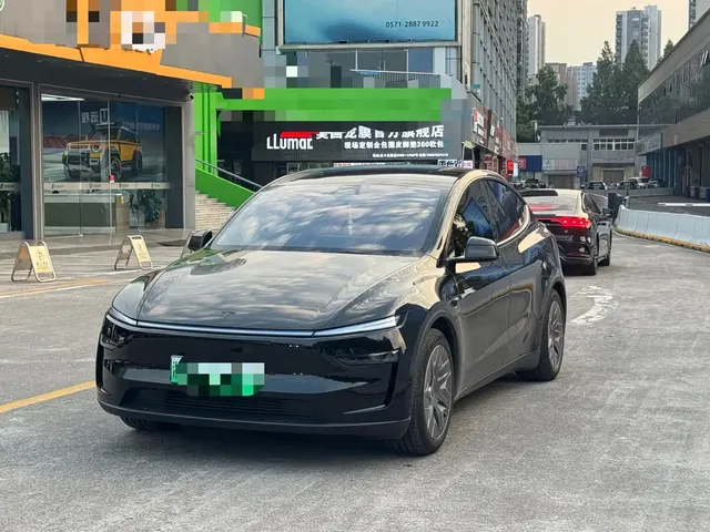 Tesla Model Y L 2025 Facelift Long Range AWD