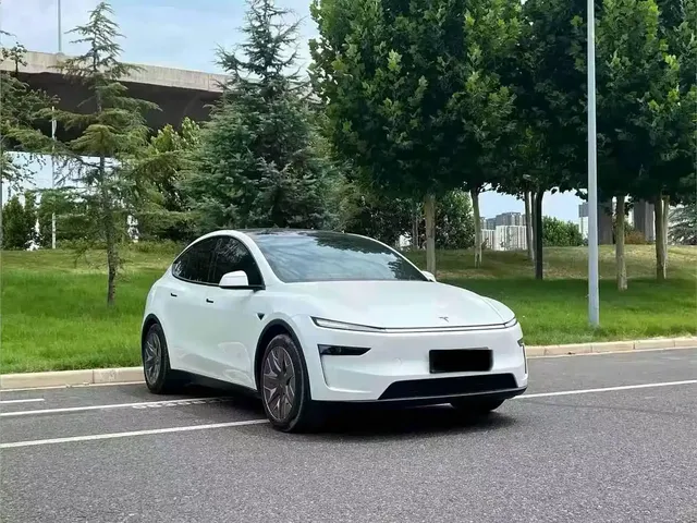 Tesla Model Y L 2025 Facelift Long Range AWD