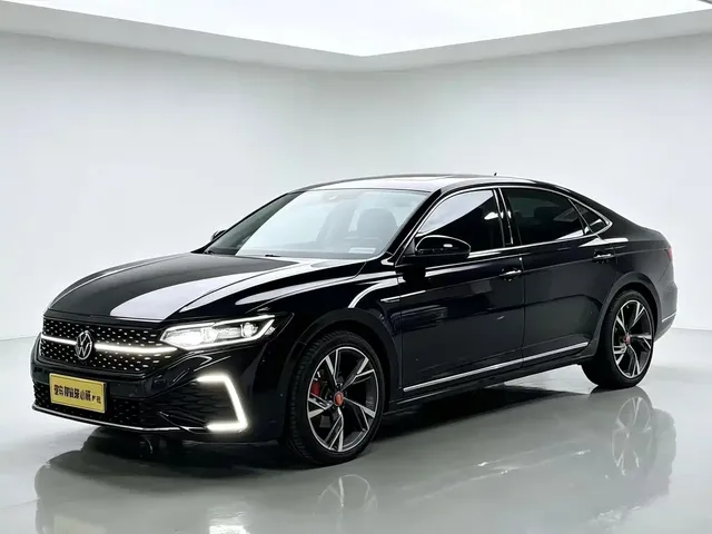 Volkswagen Passat 2023 Facelift 330TSI Starlight Luxury Edition