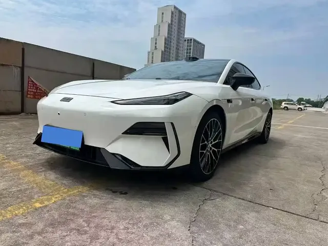 Geely Galaxy E8 2025 620km AWD Starship LiDAR Smart Drive Edition