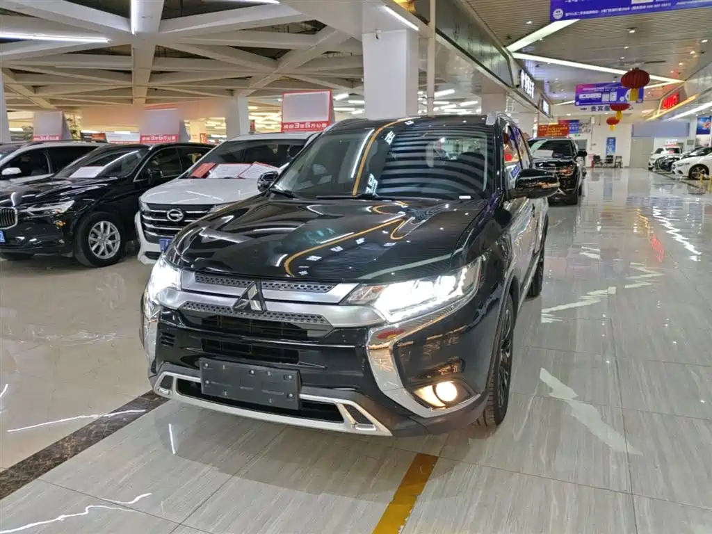 Mitsubishi Outlander 2020 2.4L 4WD Luxury 5-seater