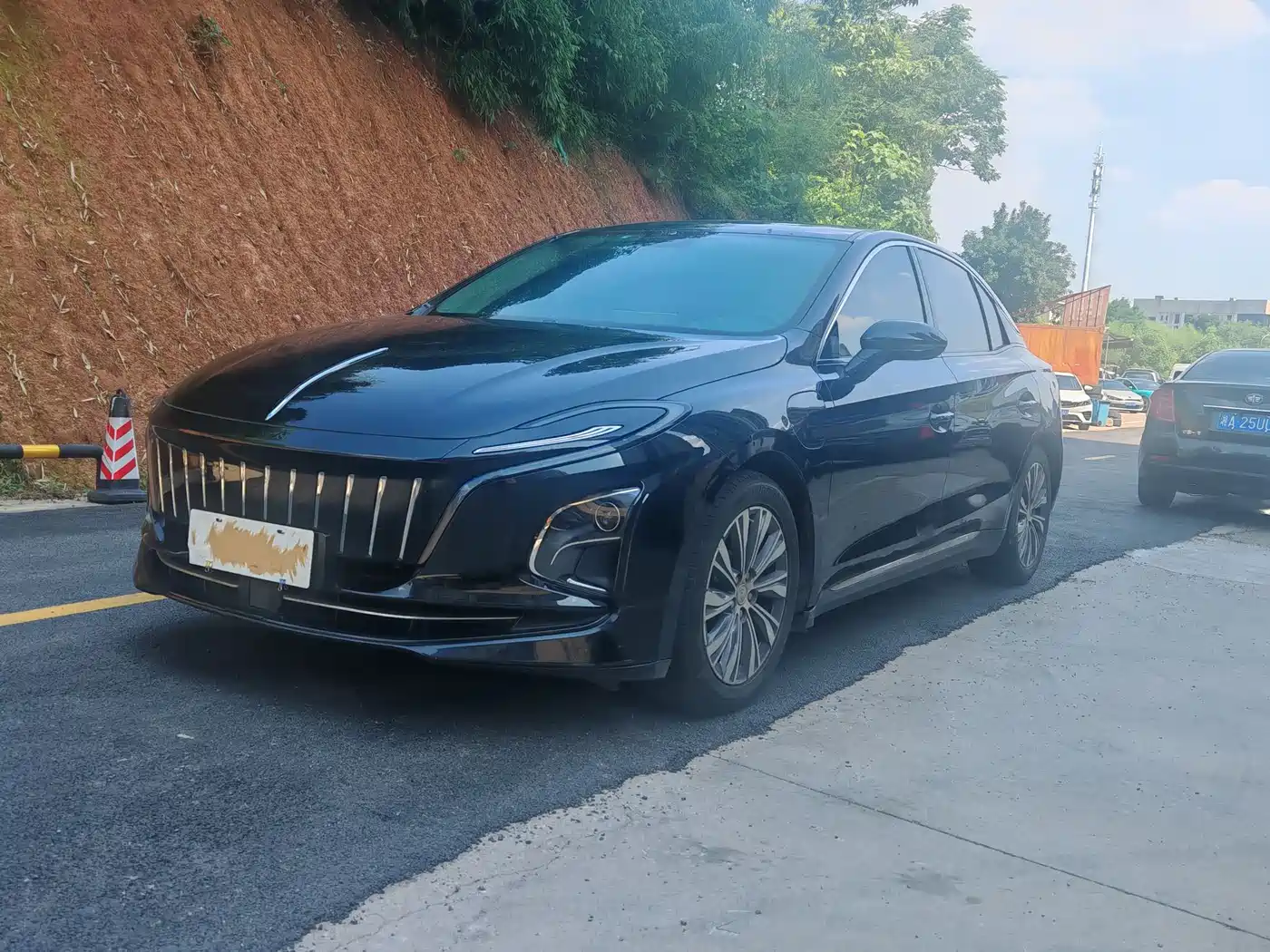 Hongqi E-QM5 2022 431km Charging Enjoyment Edition