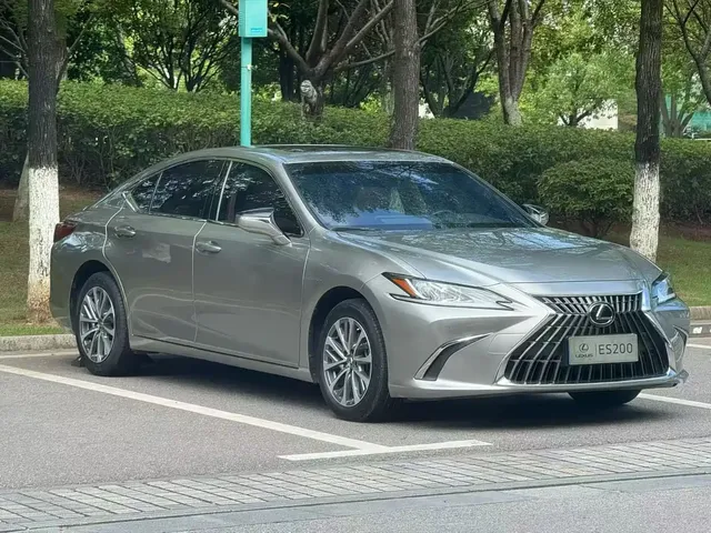 Lexus ES 2024 200 Premium Edition