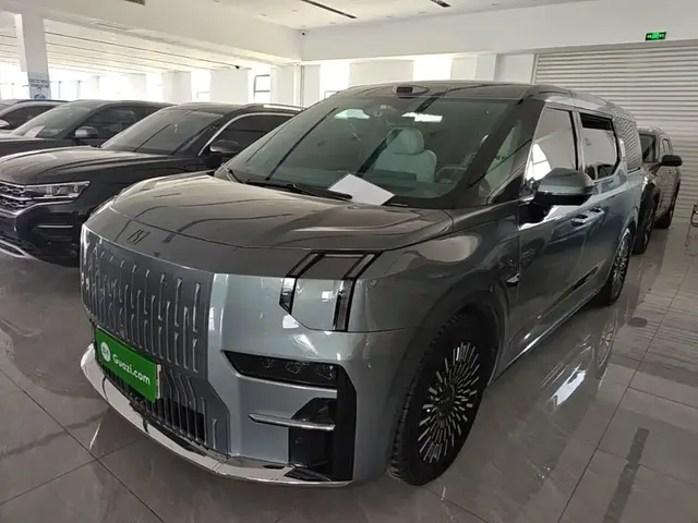 ZEEKR 009 2024 6-seat Executive AWD 108kWh