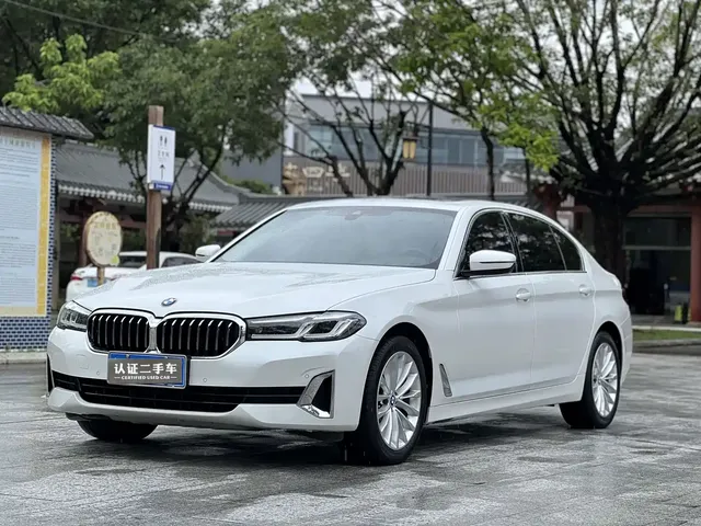 BMW 5 Series 2022 525Li Luxury Package