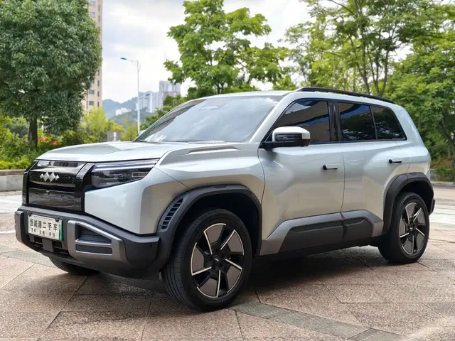 Fang Cheng Bao Titanium 3 2025 Model 501KM AWD Smart Drive Max Edition