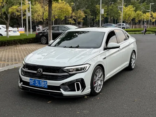 Volkswagen Sagitar 2024 300TSI DSG Surpass Edition