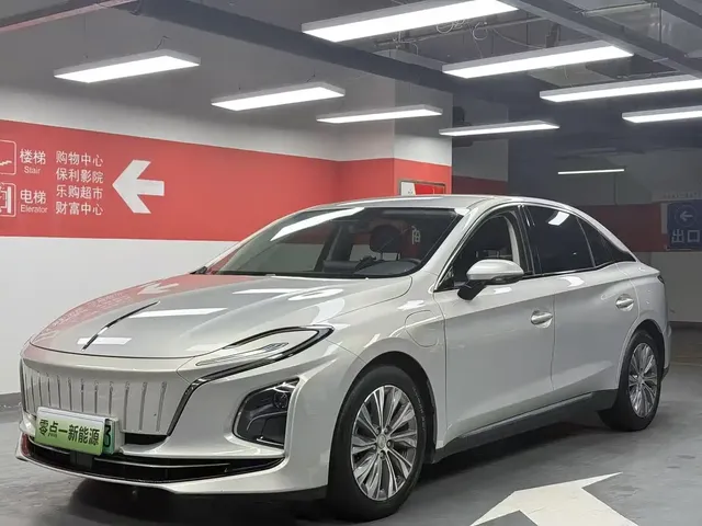 Hongqi E-QM5 2022 431km Charging Enjoyment Edition