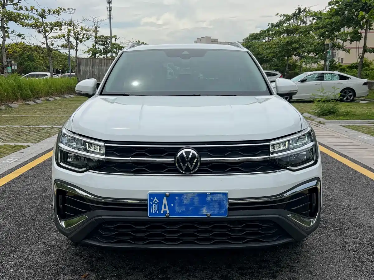Volkswagen Tharu 2023 300TSI 2WD Bright Moon Edition