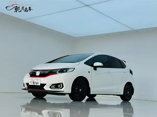 Honda Fit 2018 1.5L CVT Comfort Sunroof Edition